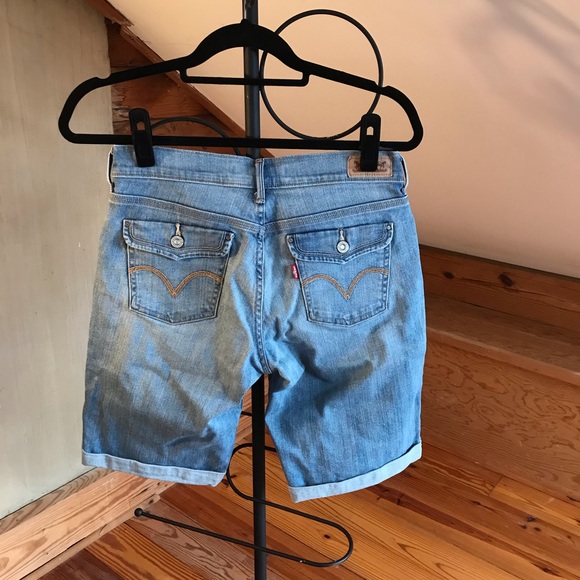 Levi’s Jeans Cropped Denim Capris Shorts, EUC, 4 - Picture 2 of 11